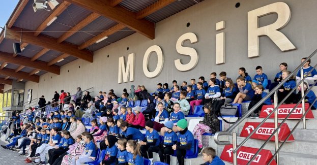 Blisko dziesięć tysięcy dzieci w ponad osiemdziesięciu lokalizacjach w całej Polsce wzięło udział w zajęciach sportowych organizowanych pod hasłem #zacznijodlekkiej. – W formie zabaw chcemy zachęcać młodzież do uprawiania naszej dyscypliny sportu – mówi prezes Polskiego Związku Lekkiej Atletyki Sebastian Chmara.