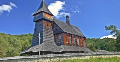 Podkarpackie: pożar w skansenie w Sanoku; spłonął kościół pw. św. Mikołaja